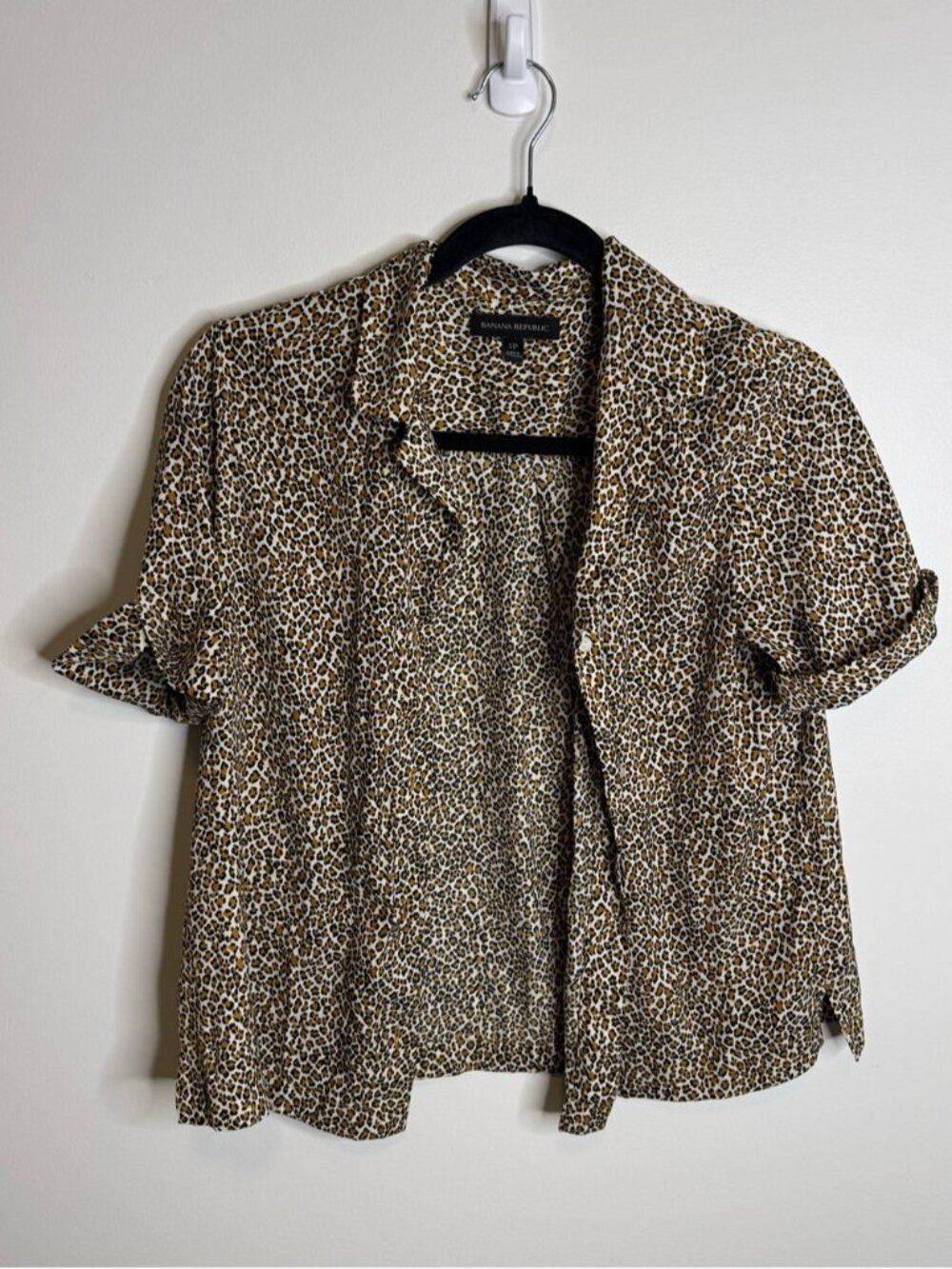 Banana Republic Leopard Print Short-Sleeve Button Shirt - Tan & Black size small